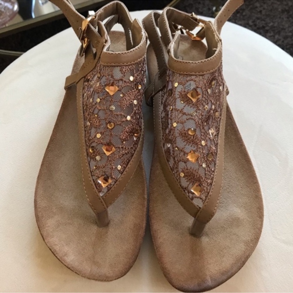 Camel Double Strap Thong Bejeweled Women’s Sandals✨